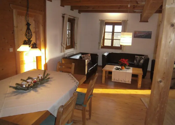 Blockhaus Familie Raidl * ريغرسبورغ